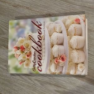 Betty crocker cookbook newlywed addition. Like new. ISBN 978-1118-072233